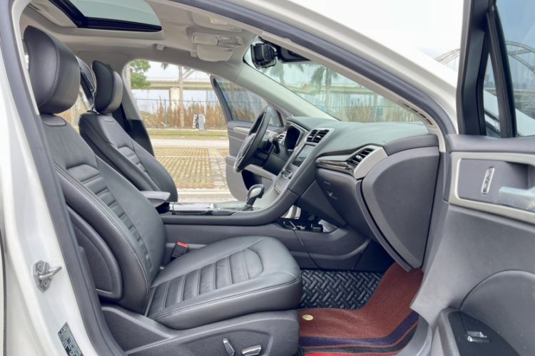 Used Ford Mondeo 2013 2.0L GTDi 200 Luxury Model
