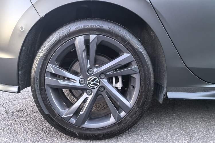 Used Volkswagen Golf 2023 Facelift 280TSI DSG R-Line Lite
