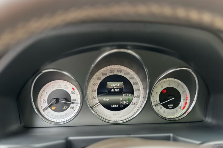 Used Mercedes-Benz GLK-Class 2013 GLK 300 4MATIC Dynamic Sunroof Model
