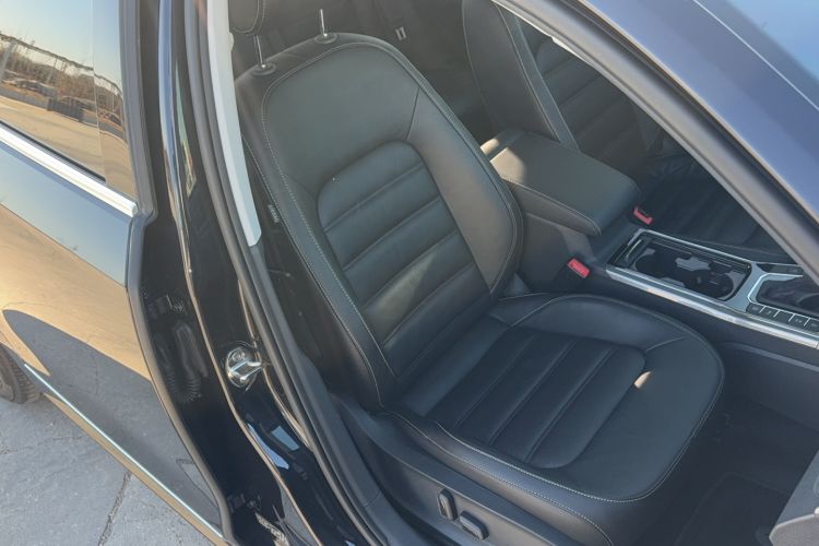 Used Volkswagen Passat 2017 330TSI DSG Luxury Edition
