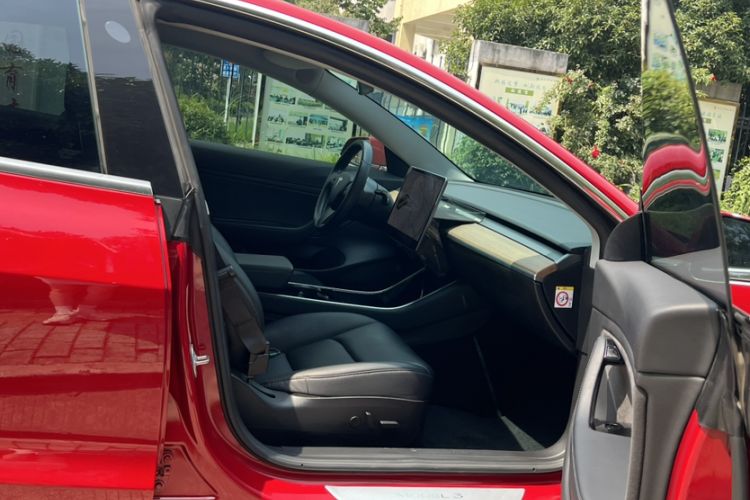 Used Tesla Model 3 2019 Long-Range All-Wheel-Drive Version
