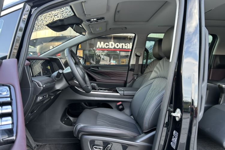 Used GAC Trumpchi M8 2024 Master Series 400T Prestige Edition
