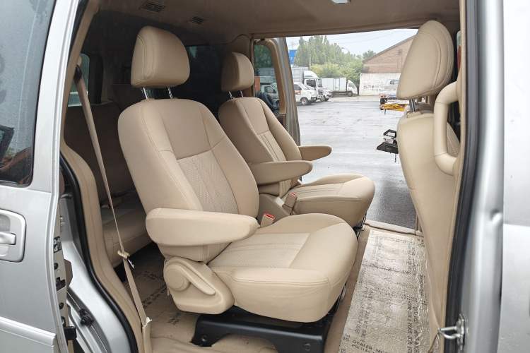 Used Buick GL8 2014 2.4L Comfort Edition
