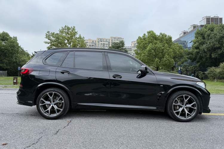 Used BMW X5 2022 Restyled xDrive 40Li M Sport Package
