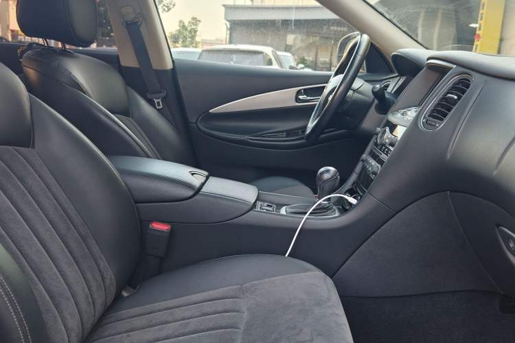 Used Infiniti QX50 2015 2.5L Comfort Edition