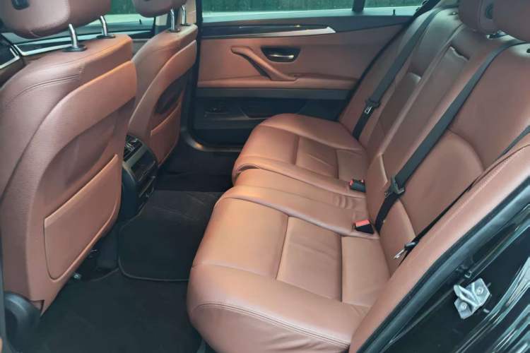 Used BMW 5 Series 2014 520Li Elegant Model
