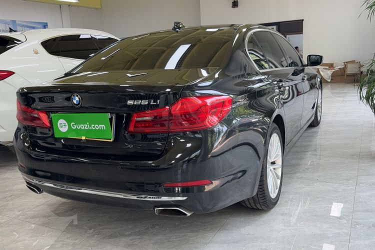 Used BMW 5 Series 2018 525Li Luxury Package
