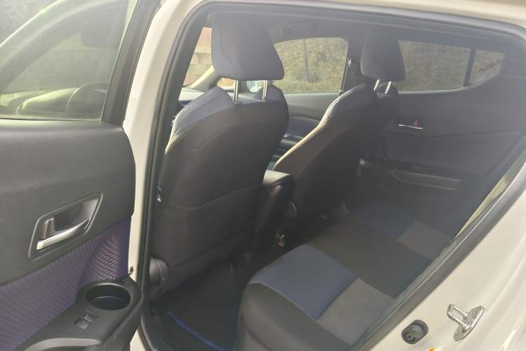 Used Toyota C-HR 2018 2.0L Leading Edition China V-standard
