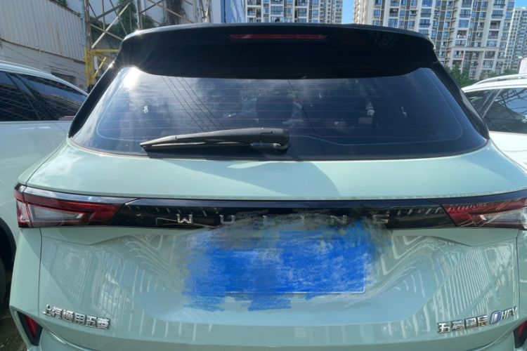 Used Wuling Asta 2022 2.0L DHT Electric-Speed Version
