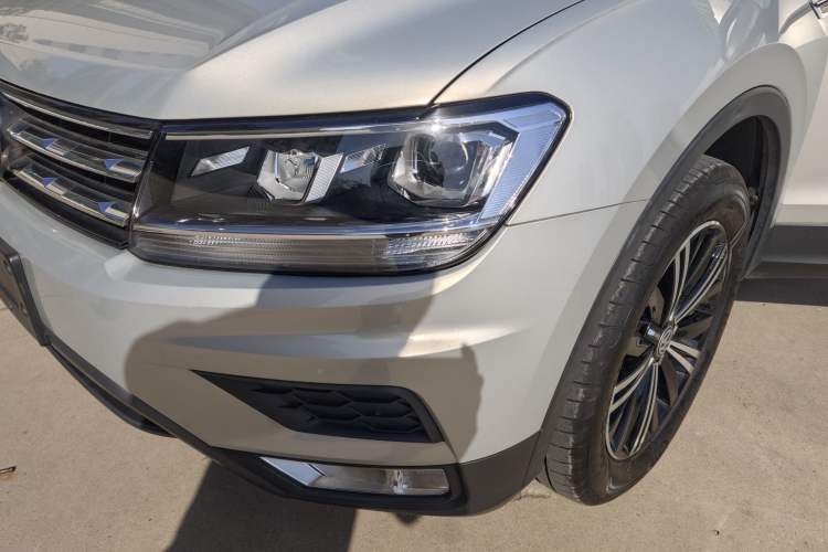Used Volkswagen Tiguan L 2019 330TSI Automatic Two-Wheel Drive Luxury Edition China V Standard
