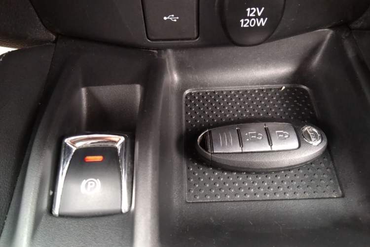 Used Nissan X-Trail 2019 2.0L CVT Smart Connect Comfort Edition 2WD
