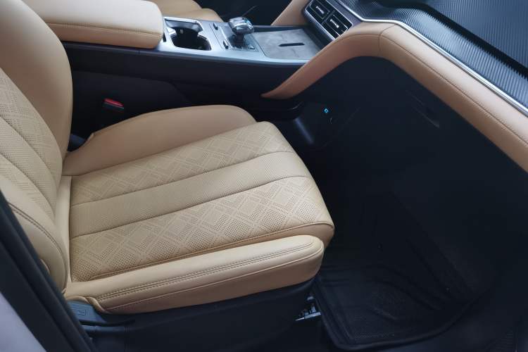 Used BYD Song L DM-i 2024 112 km Leading Edition
