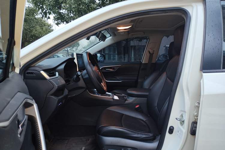 Used Toyota RAV4 2020 Dual-Engine 2.5L E-CVT Two-Wheel Drive Elite Edition
