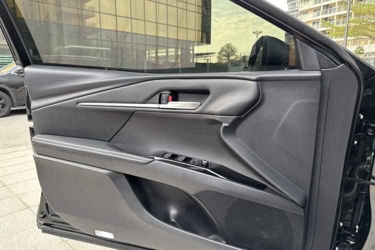 Used Toyota Camry 2024 Dual-Motor 2.0HS Sport Edition