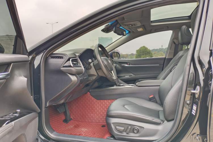 Used Toyota Camry 2021 2.5G Luxury Edition
