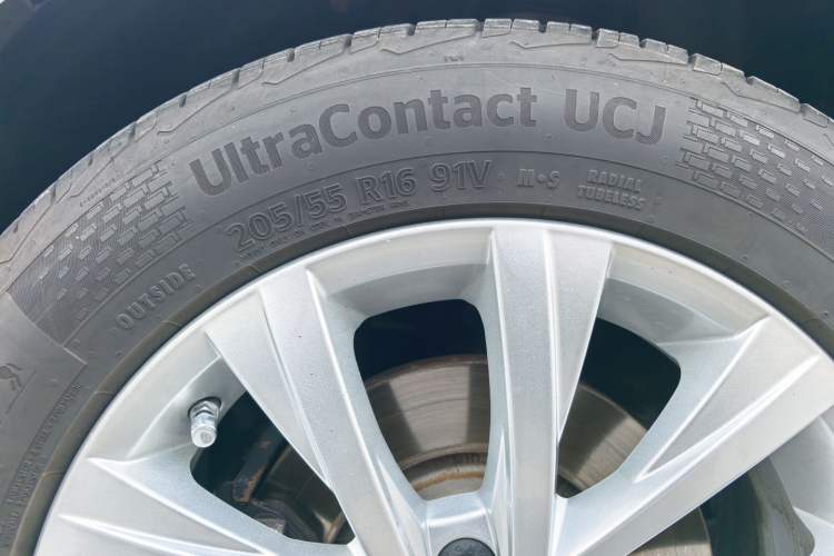 Used Volkswagen Lavida 2017 1.6L Manual Comfort Edition
