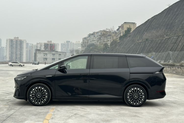 Used XPeng X9 2025 650 Long-Range Max