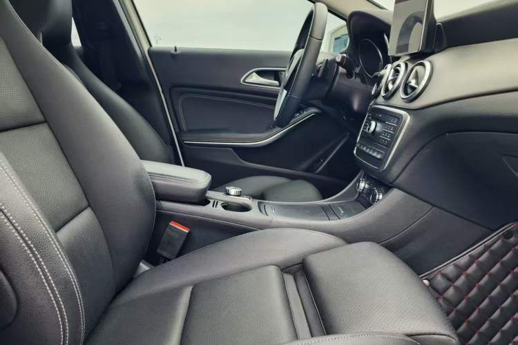 Used Mercedes-Benz GLA 2016 GLA 220 4MATIC Luxury Model