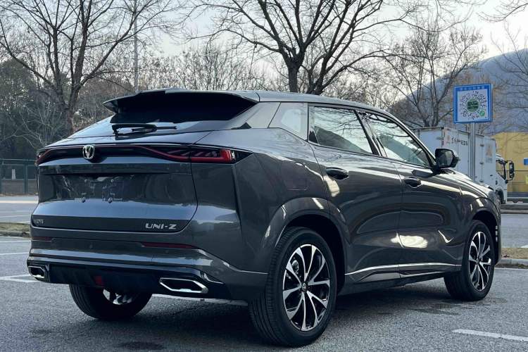 Used Changan UNI-Z New Energy 2024 Blue Whale Smart Electric iDD 125km Beyond Edition
