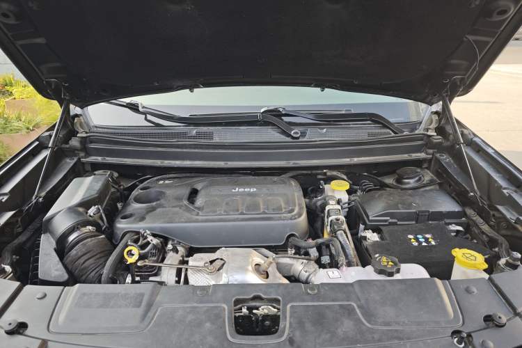 Used  Grand Commander 2018 2.0T Four-Wheel Drive Premium Navigation Version China V