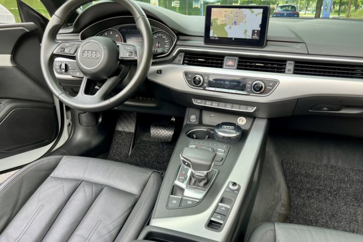 Used Audi A5 2017 Cabriolet 40 TFSI Fashion Model
