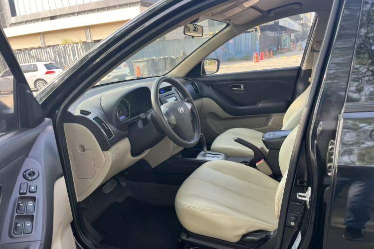 Used Hyundai Celesta 2011 1.6L Automatic Comfort Model
