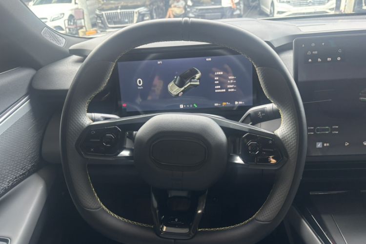 Used Lynk & Co 08 EM-P 2025 120km Long-Range Plus
