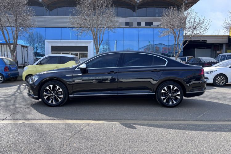 Used Volkswagen Magotan 2017 280TSI DSG Leading Edition
