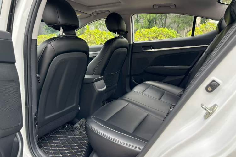 Used Hyundai Elantra 2016 1.6L Automatic ZhiXuan – Elite Version