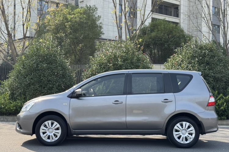 Used Nissan Livina 2013 1.6XE Manual Comfort Edition
