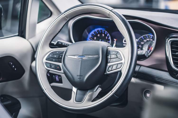 Used Chrysler Grand Voyager 2017 3.6L Premium Edition
