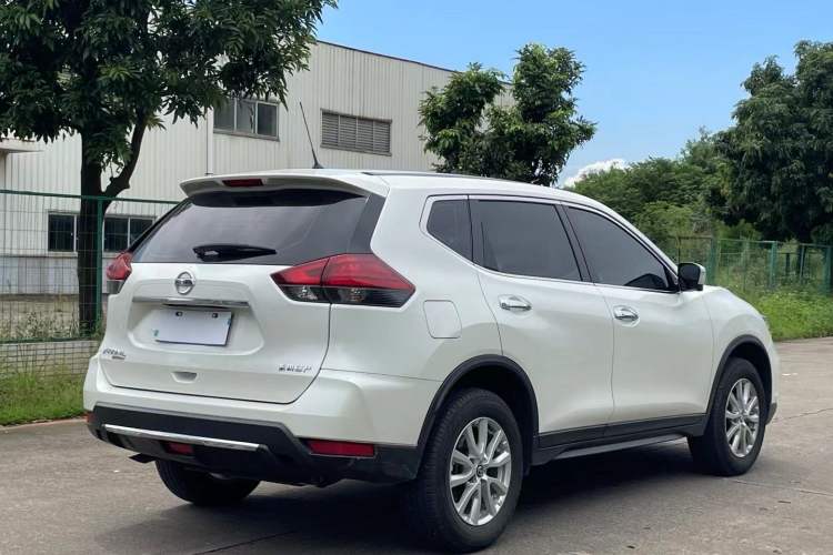 Used Nissan X-Trail 2022 2.0L Two-Wheel Drive Smart Connect Premium Edition
