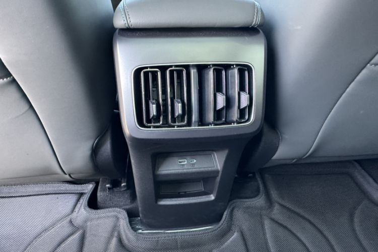 Used BYD Song L DM-i 2025 Intelligent Driving Version 112 km Beyond-Range Type
