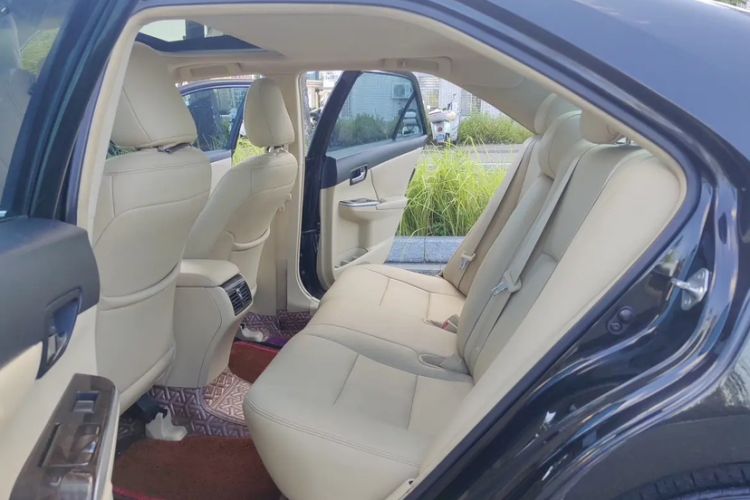 Used Toyota Camry 2016 2.0E 10th Anniversary Elite Edition
