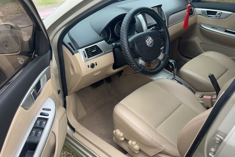 Used Buick Excelle 2013 1.5L Automatic Classic Model
