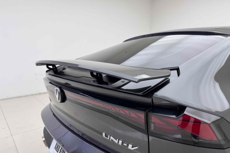 Used Changan UNI-V 2022 1.5T Prestige Version