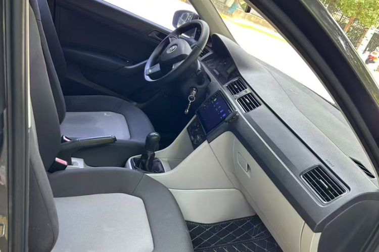 Used Skoda Rapid 2016 1.6L Manual Front-Wheel-Drive Version
