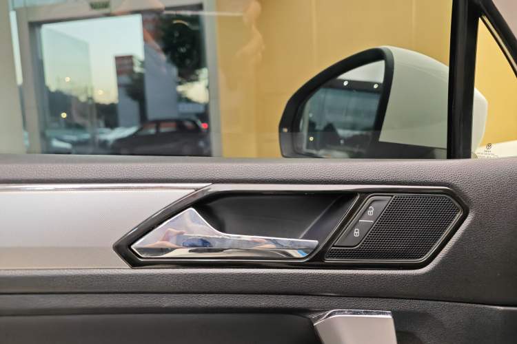 Used Volkswagen Tiguan L 2019 330TSI Automatic Two-Wheel Drive Panoramic Comfort Edition China V Standard
