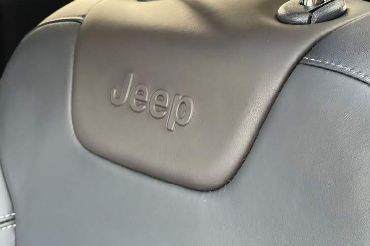 Used  Cherokee 2016 2.4L Superior Edition
