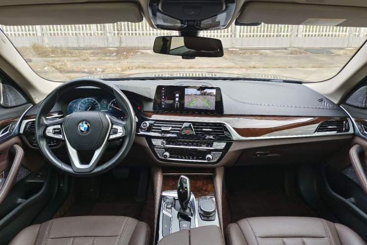 Used BMW 5 Series 2019 525Li Luxury Package
