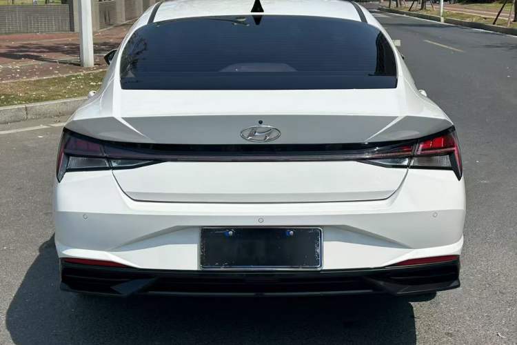 Used Hyundai Elantra 2022 1.5L CVT LUX Prestige Edition
