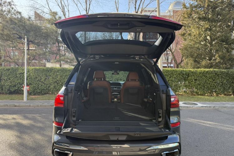 Used BMW X7 2021 xDrive40i Luxury M Sport Package
