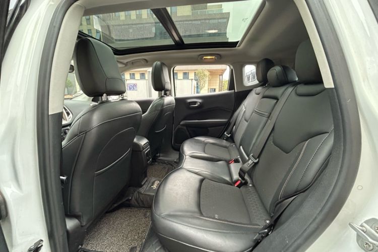 Used  Compass 2019 220T Automatic Enjoyment Version
