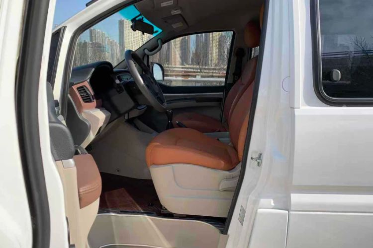 Used FORTHING Lingzhi 2019 M5L 1.6L 7-Seater Base Model China VI Standard
