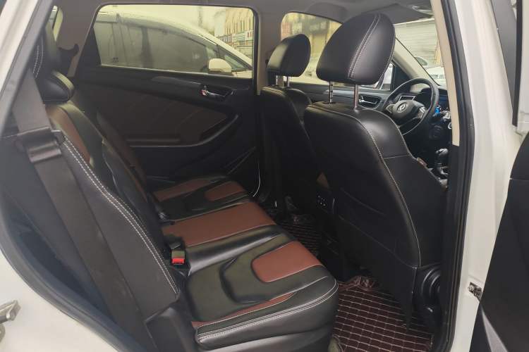 Used Dongfeng Fengon 580 2017 1.5T Manual Luxury Model