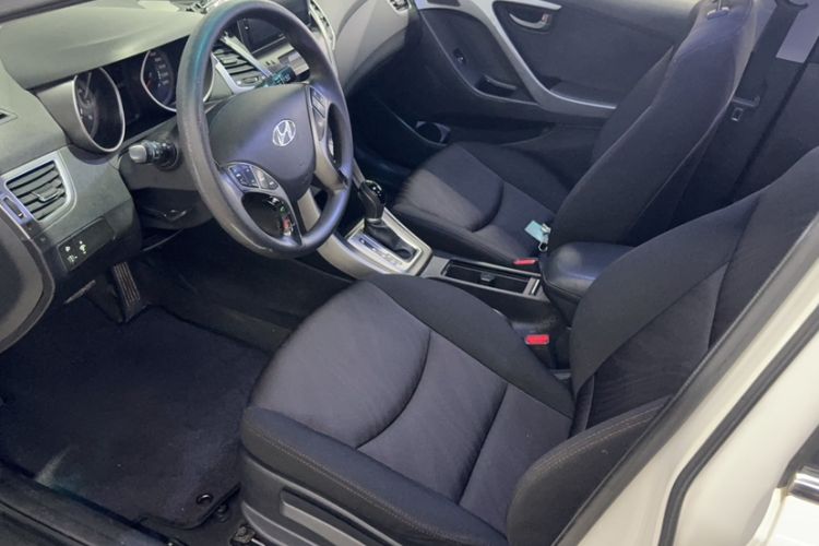 Used Hyundai Elantra 2015 1.6L Automatic Fashion Model