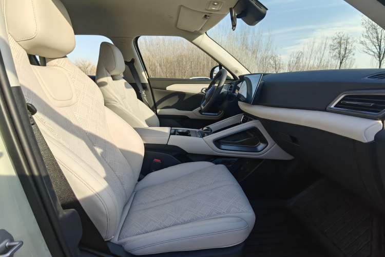 Used BYD Yuan UP 2024 401 km Active Version
