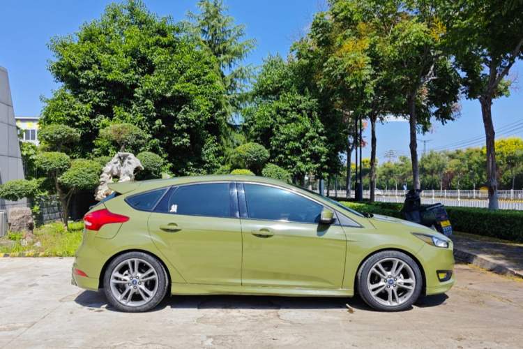 Used Ford Focus 2017 Hatchback EcoBoost 180 Automatic Sport Model
