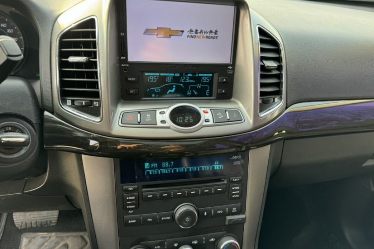 Used Chevrolet Captiva 2014 2.4L 4x4 Flagship Edition 7 Seats
