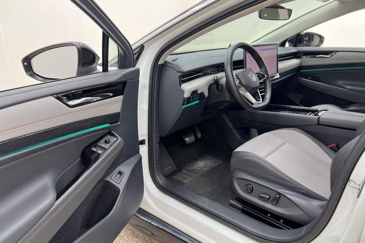 Used Volkswagen ID.7 VIZZION 2024 AIR model